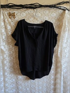 Simply Vera Women’s Black Short-Sleeve Blouse - Lightweight Casual Top